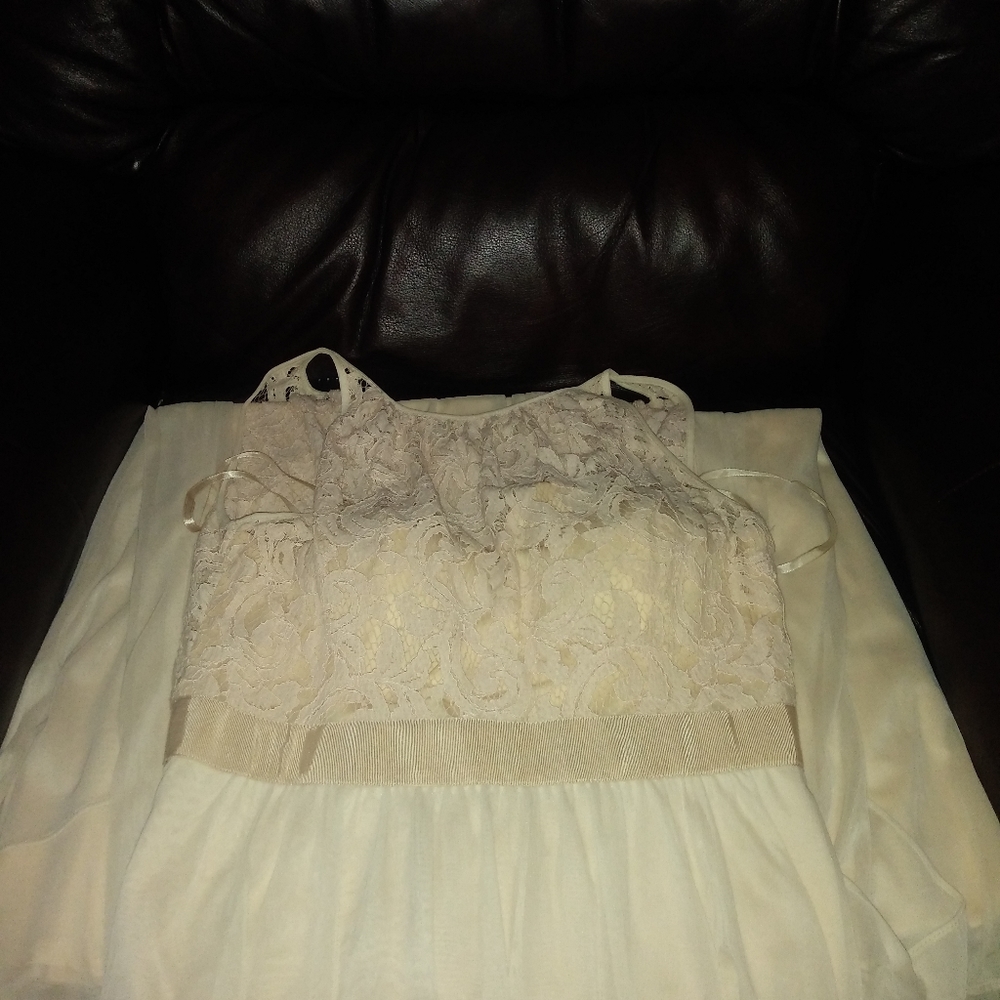 Dress - Picture 8 of 8
